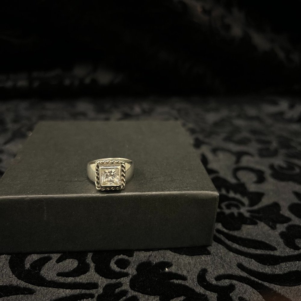 Square Cut Cubic Zirconia Stone surrounded by Ster. Silver braided Design *New